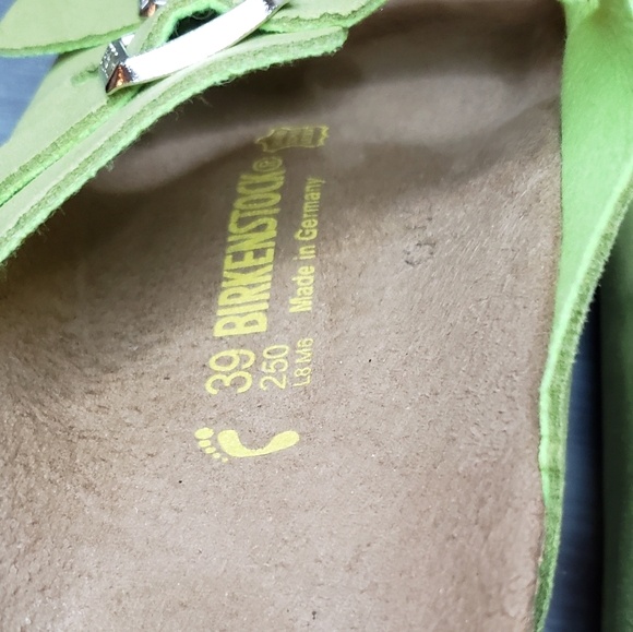 Birkenstock Lime Green Footbed Sandals. Women's size 8 or Men's size 6. (Sd206) - Picture 5 of 13